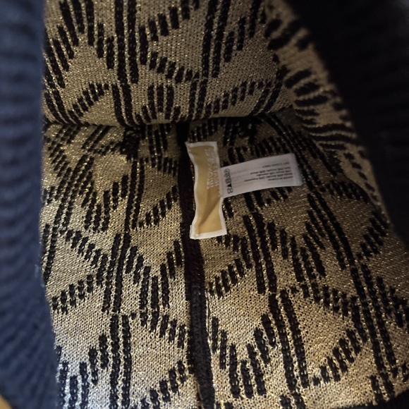 Michael Kors Scarf, Hat, Gloves Set NWT - Picture 4 of 6